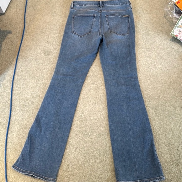 WHBM every day soft skinny flare, high-rise size 2 regular length. - Picture 3 of 6